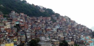 Polícia investiga caso de estupro coletivo que aconteceu após um baile funk na favela do Cantagalo, em Ipanema, no Rio