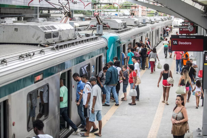 ato contra aumento de passagem de trem