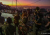 Banda francesa Dzaritmik em apresentação no Morro dos Prazeres. (Foto: Jacson Lima).