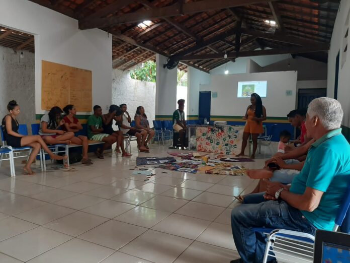 Projeto Pretas Climática, atividade de formação de lideranças comunitárias sendo realizada na comunidade do Coroadinho. Foto: Arquivo Pessoal.